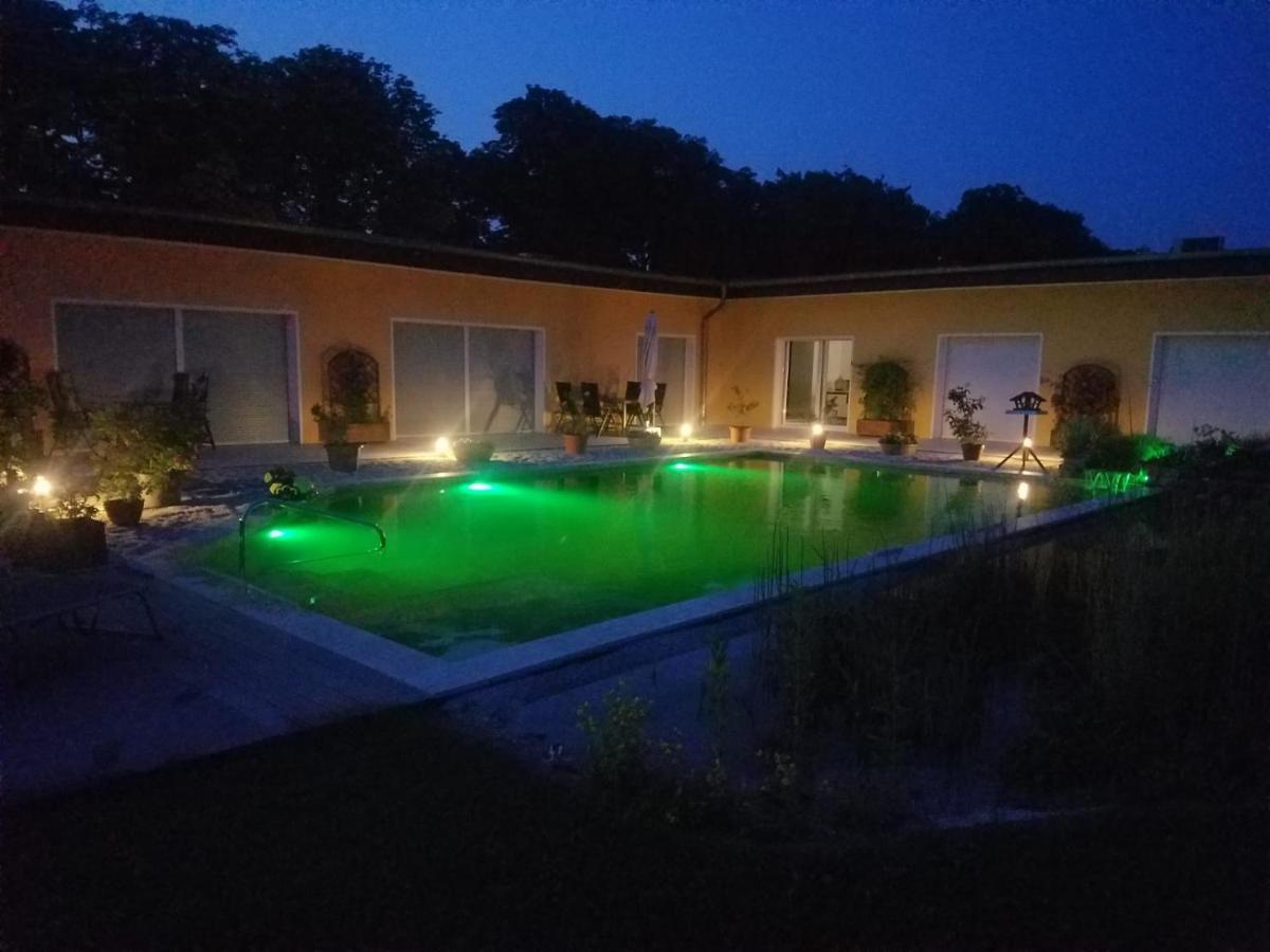 Ferienhaus Zum Imker Velten Luaran gambar